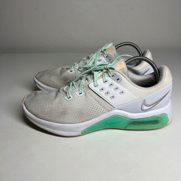 Size 9,5 Nike Air Max Bella TR 4 White Green Glow 2021 - Picture 5 of 14